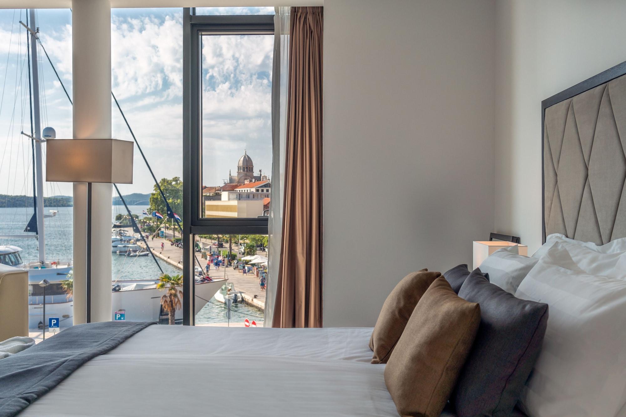 Bellevue Superior City Hotel Šibenik Esterno foto