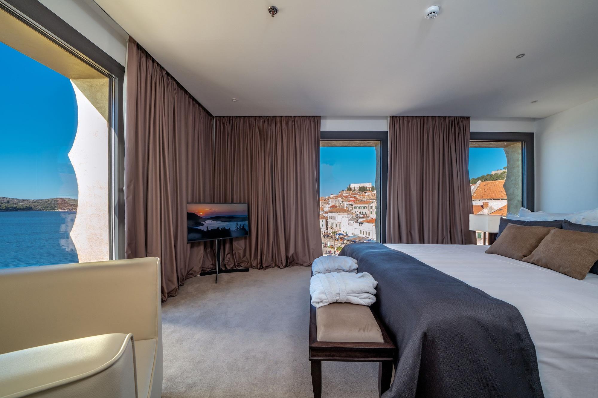 Bellevue Superior City Hotel Šibenik Esterno foto